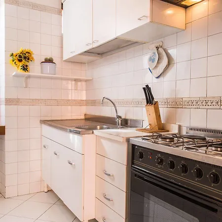 Martina Al Colosseo Apartment Rome