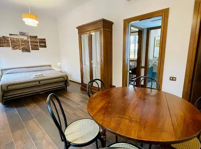 Martina Al Colosseo Ρώμη